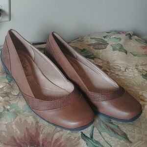 Deja Vu Lifestride Women’s Brown Leather Look Ballet Flats